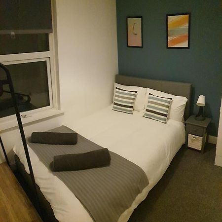 4 Bedrooms, Sleeps 10, Near Lfc & Efc Liverpool Ngoại thất bức ảnh