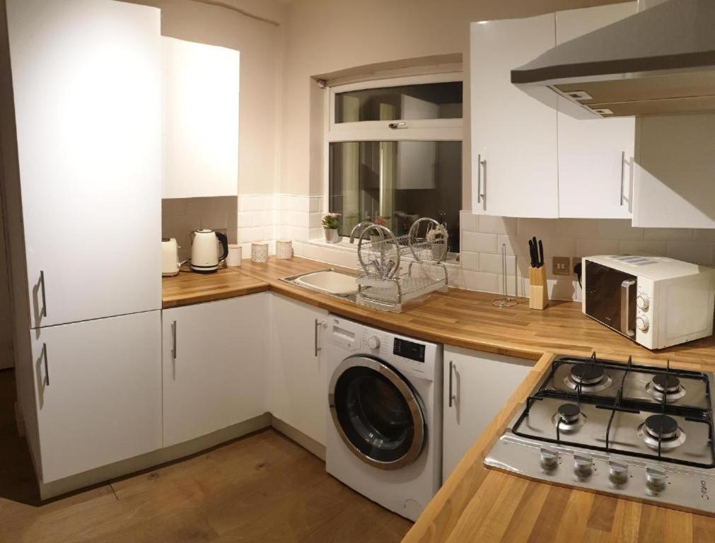 4 Bedrooms, Sleeps 10, Near Lfc & Efc Liverpool Ngoại thất bức ảnh
