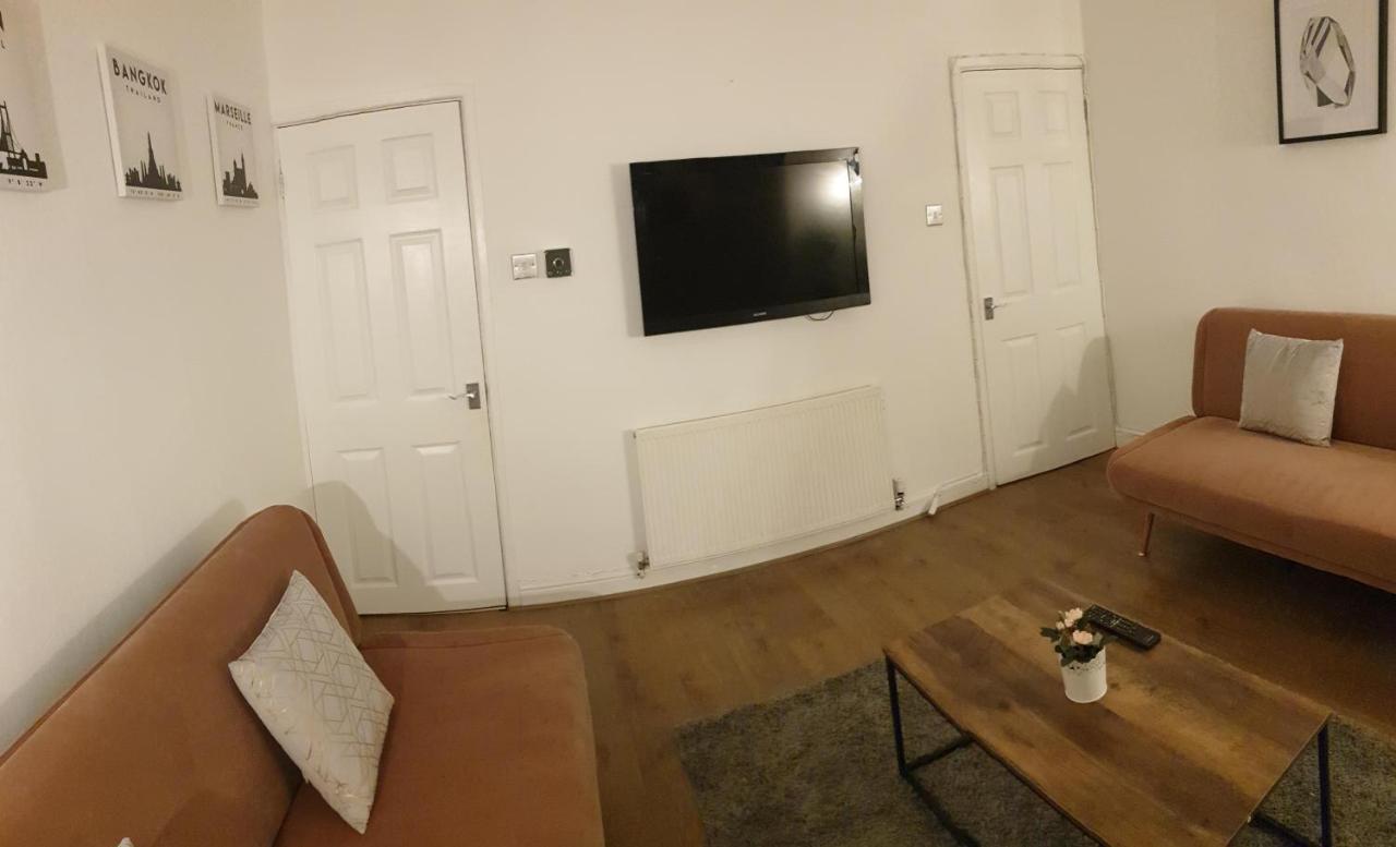 4 Bedrooms, Sleeps 10, Near Lfc & Efc Liverpool Ngoại thất bức ảnh